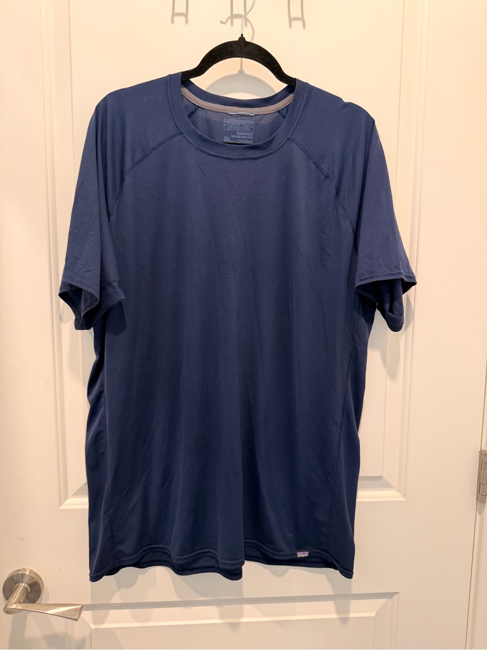 Patagonia Lightweight
Capilene Baselayer Short-Sleeve Shirt Navy Blue XXL